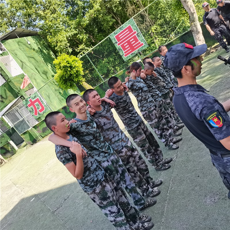 1604906240135994.jpg 我們的(de)最棒的(de)團隊,再多(duō)的(de)苦難,我們一(yī)起微(wēi)笑(xiào)面對(duì)!_副本.jpg